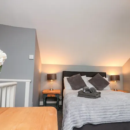 27 Westbourne Grove *