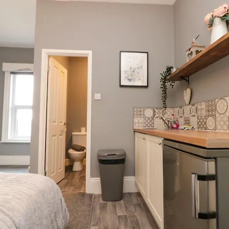 27 Westbourne Grove *