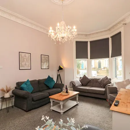 27 Westbourne Grove * Scarborough